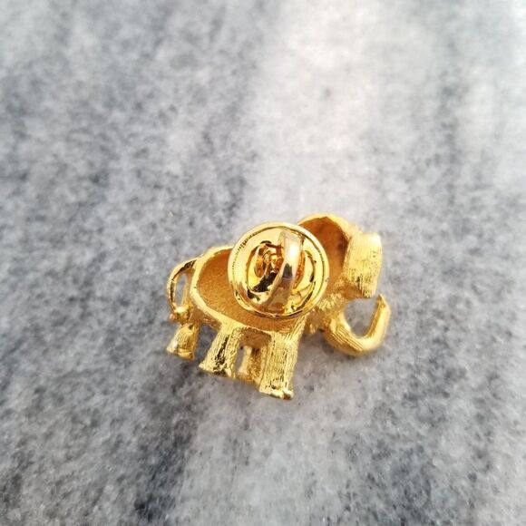 Vintage Little Gold Tone Elephant Lapel Pin, Brooch, Estate - Picture 2 of 5